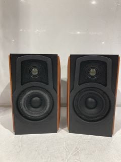 2X BOOKSHELF SPEAKERS WITH PASSIVE SPEAKER