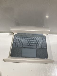 QTY OF ASSORTED TECH ITEMS TO INCLUDE MICROSOFT SURFACE PRO SIGNATURE TYPE COVER RRP £400