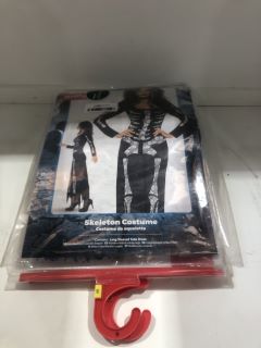 QTY OF ASSORTED HALLOWEEN COSTUMES TO INCLUDE SKELETON COSTUME SIZE S