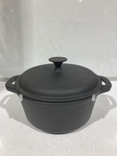 MONAMI MON CHEF 26CM CASSEROLE DISH IN GLOSS BLACK ENAMELLED