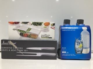 BOX OF ASSORTED KITCHEN ITEMS TO INCLUDE SODASTREAM CARBONATING BOTTLES, SHARK 2 KLIK N FLIP CLEANING PADS