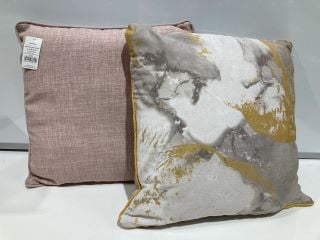 QTY OF BEDDING ITEMS TO INCLUDE LINEN LOOK BLUSH CUSHION COVER 45 X 45 CM