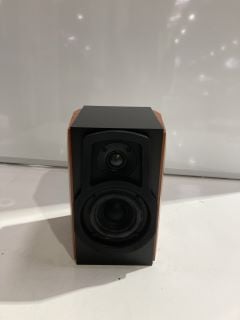 2 X BOOKSHELF SPEAKERS WITH PASSIVE SPEAKER