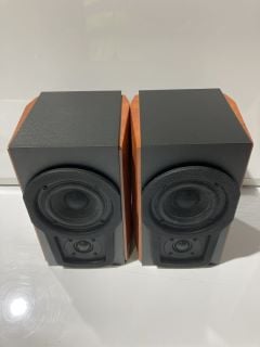 3 X BOOKSHELF SPEAKERS WITH PASSIVE SPEAKER