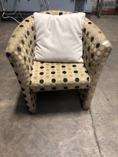 BLACK AND GOLD SPOTTED DESIGN FABRIC BUCKET SEAT