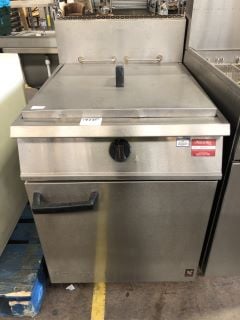 FALCON DOMINATOR PLUS DUAL BASKET DEEP FRYER RUNS ON PROPANE (NOT INCLUDED)