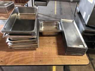 11 X 52CM STAINLESS STEEL COOKING TRAYS TO INCLUDE QTY OF STAINLESS STEELS COOKING SHEETS AND 2 X STAINLESS STEEL STRAINER TRAYS