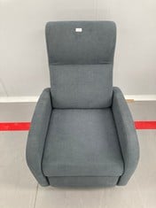 BLUE MANUAL RECLINING CHAIR (CRACKED ON THE SIDES).