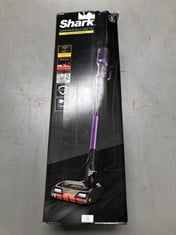 SHARK CORDED HOOVER WITH ANTI HAIR WRAP AND DUOCLEAN, FLEXIBLE FOR CLEANING UNDER FURNITURE, WITH NARROW NOZZLE AND UPHOLSTERY NOZZLE, 10 METRE CORD, IN PURPLE AND BLACK, HZ500EU - (P.V.P. £242) - LO