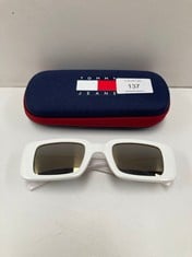 SUNGLASSES TOMMY JEANS WHITE MODEL 0056/S - LOCATION 14A.