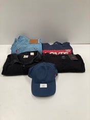 5 X LEVI'S GARMENTS VARIOUS MODELS AND SIZES INCLUDING NAVY BLUE CAP - LOCATION 15A.