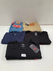 5 X LEVI'S GARMENTS VARIOUS SIZES AND MODELS INCLUDING BLACK T-SHIRT XL - LOCATION 15A.