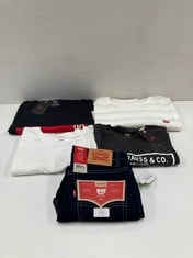 5 X LEVI'S GARMENTS VARIOUS SIZES AND MODELS INCLUDING BLACK T-SHIRT 4XL - LOCATION 19A.