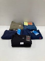 5 X LEVI'S GARMENTS VARIOUS SIZES AND MODELS INCLUDING NAVY BLUE POLO SHIRT M - LOCATION 23A.