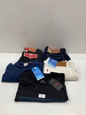 5 X LEVI'S GARMENTS VARIOUS SIZES AND MODELS INCLUDING NAVY BLUE POLO SHIRT XXL- LOCATION 31A.