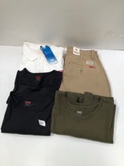 5X CLOTHING BRAND LEVIS VARIOUS SIZES AND MODELS INCLUDING T-SHIRT VERDR SIZE XXL - LOCATION 39A.