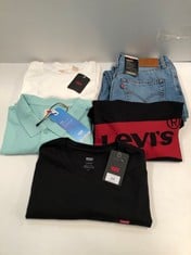 5 X LEVIS BRAND CLOTHING VARIOUS SIZES AND MODELS INCLUDING GREEN TURQUOISE POLO SHIRT SIZE XL - LOCATION 35A .