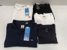 5 X LEVIS CLOTHING VARIOUS SIZES AND MODELS INCLUDING NAVY BLUE POLO SHIRT SIZE 2XL - LOCATION 52A .