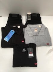 5 X LEVIS CLOTHING VARIOUS SIZES AND MODELS INCLUDING BLACK T-SHIRT SIZE S - LOCATION 52A .