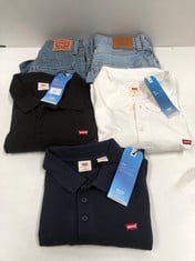 5 X LEVIS CLOTHING VARIOUS SIZES AND MODELS INCLUDING NAVY BLUE POLO SHIRT SIZE M - LOCATION 48A .