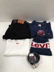 5 X LEVIS BRAND CLOTHING VARIOUS SIZES AND MODELS INCLUDING BLUE T-SHIRT SIZE L - LOCATION 44A.