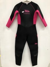 WETSUIT WOMEN BLACK AND PINK SIZE M - LOCATION 16A.