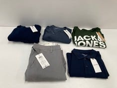 5 X JACK & JONES CLOTHING VARIOUS SIZES AND STYLES INCLUDING BLUE JUMPER SIZE L - LOCATION 13B.