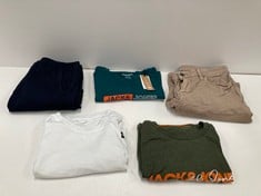 5 X JACK & JONES CLOTHING VARIOUS SIZES AND STYLES INCLUDING WHITE T-SHIRT SIZE M - LOCATION 17B.