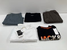 5 X JACK & JONES CLOTHING VARIOUS SIZES AND STYLES INCLUDING WHITE SHIRT SIZE L - LOCATION 21B.