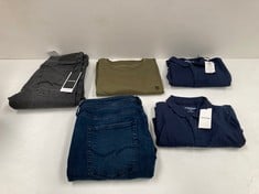 5 X JACK & JONES CLOTHING VARIOUS SIZES AND STYLES INCLUDING GREEN T-SHIRT SIZE 2XL - LOCATION 21B.