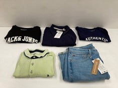 5 X JACK & JONES CLOTHING VARIOUS SIZES AND STYLES INCLUDING NAVY BLUE POLO SHIRT SIZE M - LOCATION 21B.