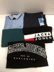 5 X JACK AND JONES CLOTHING VARIOUS MODELS AND SIZES INCLUDING GREEN T-SHIRT SIZE XXL - LOCATION 33B .