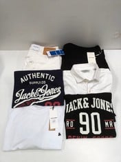 6 X JACK AND JONES CLOTHING VARIOUS MODELS AND SIZES INCLUDING WHITE T-SHIRT SIZE XL - LOCATION 33B .