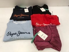 5 X PEPE JEANS BRAND CLOTHING VARIOUS MODELS AND SIZES INCLUDING BLUE T-SHIRT SIZE XL - LOCATION 30B .