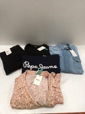 5 X PEPE JEANS BRAND CLOTHES VARIOUS MODELS AND SIZES INCLUDING BLACK T-SHIRT SIZE XL - LOCATION 22B .