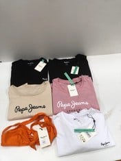 6 X PEPE JEANS BRAND CLOTHES VARIOUS MODELS AND SIZES INCLUDING BLACK T-SHIRT SIZE XL - LOCATION 22B .