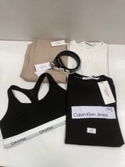 5 X CALVIN KLEIN BRAND CLOTHING VARIOUS SIZES AND MODELS INCLUDING BLACK T-SHIRT SIZE XXS - LOCATION 2B.