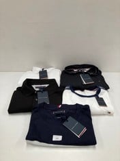 5 X TOMMY HILFIGER GARMENTS VARIOUS SIZES AND MODELS INCLUDING WHITE SHIRT M - LOCATION 23B.