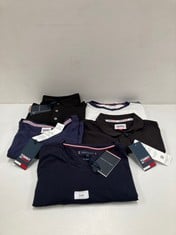 5 X TOMMY HILFIGER CLOTHING VARIOUS SIZES AND MODELS INCLUDING BLACK POLO SHIRT M - LOCATION 23B.