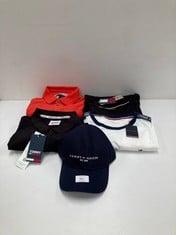 5 X TOMMY HILFIGER GARMENTS VARIOUS SIZES AND STYLES INCLUDING NAVY BLUE CAP - LOCATION 27B.