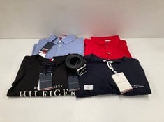 5 X TOMMY HILFIGER GARMENTS VARIOUS SIZES AND STYLES INCLUDING BLACK BELT - LOCATION 27B.