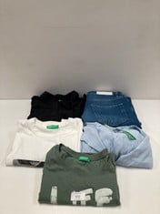 5 X BENETTON GARMENTS VARIOUS SIZES AND MODELS INCLUDING WHITE T-SHIRT S - UBICAC 43B.