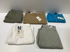 5 X DOCKERS GARMENTS VARIOUS SIZES AND MODELS INCLUDING BLUE POLO SHIRT SIZE L - LOCATION 49B.