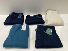 5 X HACKETT GARMENTS VARIOUS SIZES AND MODELS INCLUDING NAVY BLUE JUMPER SIZE M - LOCATION 49B.