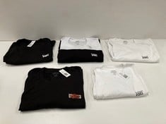 5 X VANS T-SHIRTS VARIOUS SIZES AND MODELS INCLUDING WHITE T-SHIRT SIZE XL - LOCATION 40B.