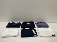 6 X GARMENTS OF VARIOUS SIZES, MAKES AND MODELS INCLUDING NAVY BLUE T-SHIRT SIZE L - LOCATION 24B.