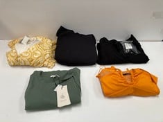 5 X DRESSES VARIOUS SIZES, MAKES AND MODELS INCLUDING SISLEY ORANGE DRESS SIZE 36 - LOCATION 20B.