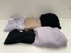 5 X JERSEYS VARIOUS SIZES, MODELS AND BRANDS INCLUDING LILAC JERSEY THE DROP SIZE 2XL - LOCATION 42C.