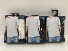 3 X PACKS LEVIS T-SHIRTS VARIOUS MODELS INCLUDING PACK 2 T-SHIRTS SIZE XL - LOCATION 30C.