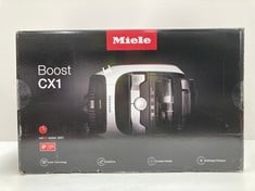 MIELE BOOST CX1 - POWERFUL, COMPACT AND AGILE BAGLESS AND CORDED CYLINDER HOOVER WITH VORTEX TECHNOLOGY AND AIRCLEAN HYGIENIC FILTER, WHITE AND RED( P.V.P TOTAL 329€) - LOCATION 42A.